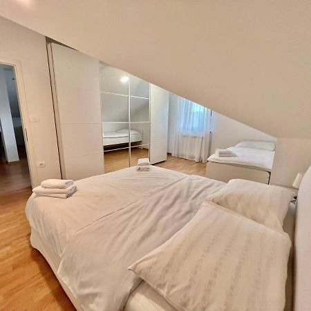 Hop House Garni Hotel โพสโตยนา ภายนอก รูปภาพ