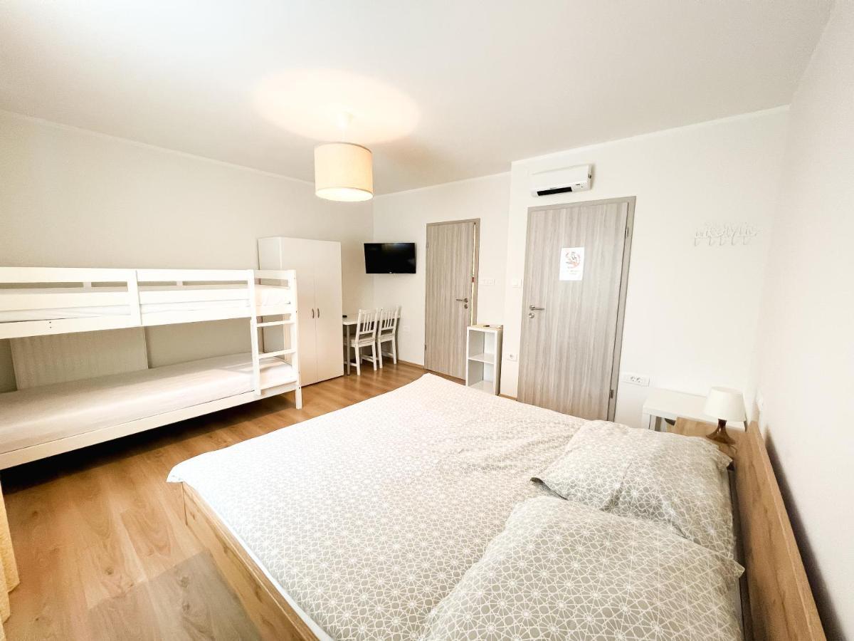 Hop House Garni Hotel โพสโตยนา ภายนอก รูปภาพ