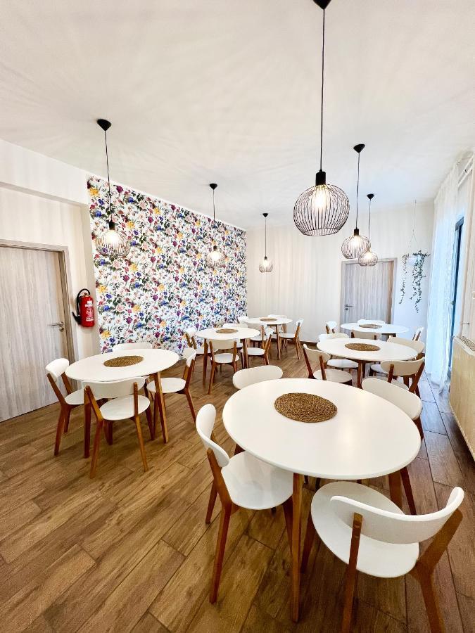 Hop House Garni Hotel โพสโตยนา ภายนอก รูปภาพ