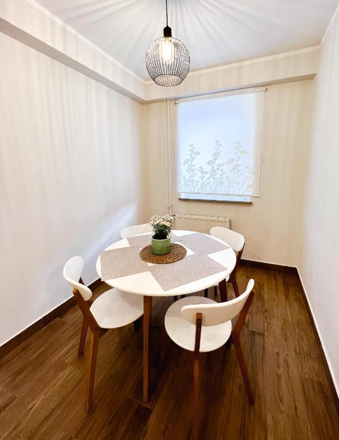 Hop House Garni Hotel โพสโตยนา ภายนอก รูปภาพ