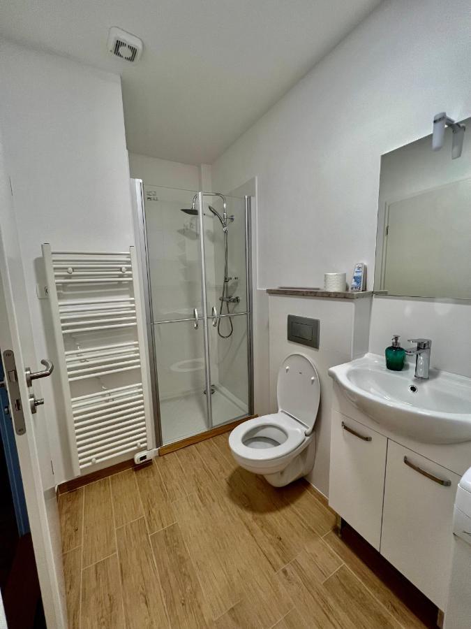 Hop House Garni Hotel โพสโตยนา ภายนอก รูปภาพ