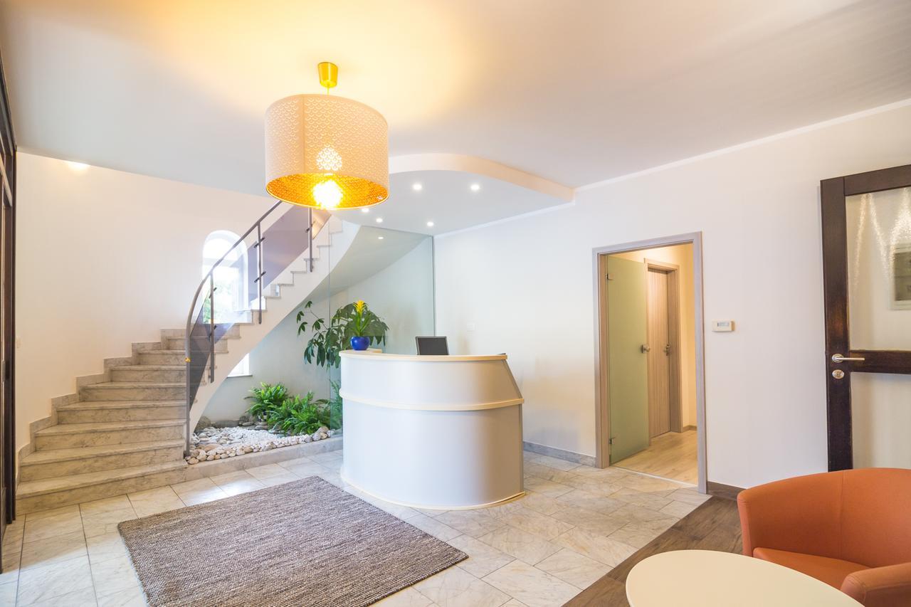Hop House Garni Hotel โพสโตยนา ภายนอก รูปภาพ