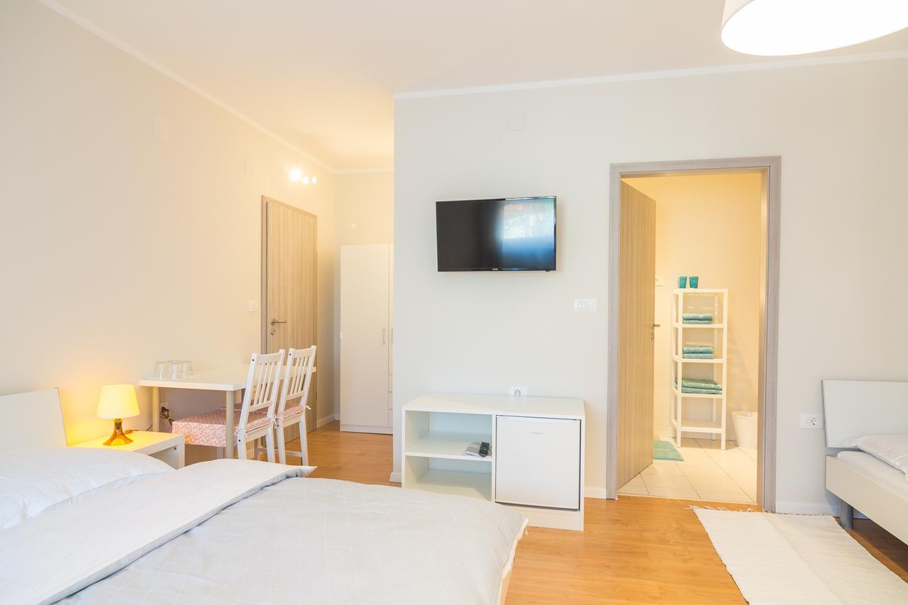Hop House Garni Hotel โพสโตยนา ภายนอก รูปภาพ
